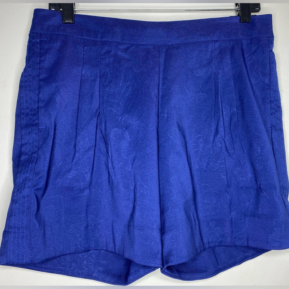 NIKE LADIES DRI FIT UV FLORAL EMBOSS SHORTS 6”